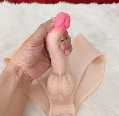 Dương vật giả liền quần rỗng ruột máy rung dụng cụ kích thích âm đạo nữ.  Shop đồ chơi tình dục dụng cụ yêu cung cấp cu giả toàn thân khơi gợi cảm giác chân thật, cảm giác cực sướng giúp các cặp đôi nhanh chóng lên đỉnh. Đây là dòng sản phẩm hỗ trợ chuyện tình cảm và giải quyết các vấn đề tình dục khó nói. Để tìm hiểu rõ hơn về đặc điểm của loại đồ chơi tình dục này, hãy cùng chúng tôi đọc bài viết sau đây.